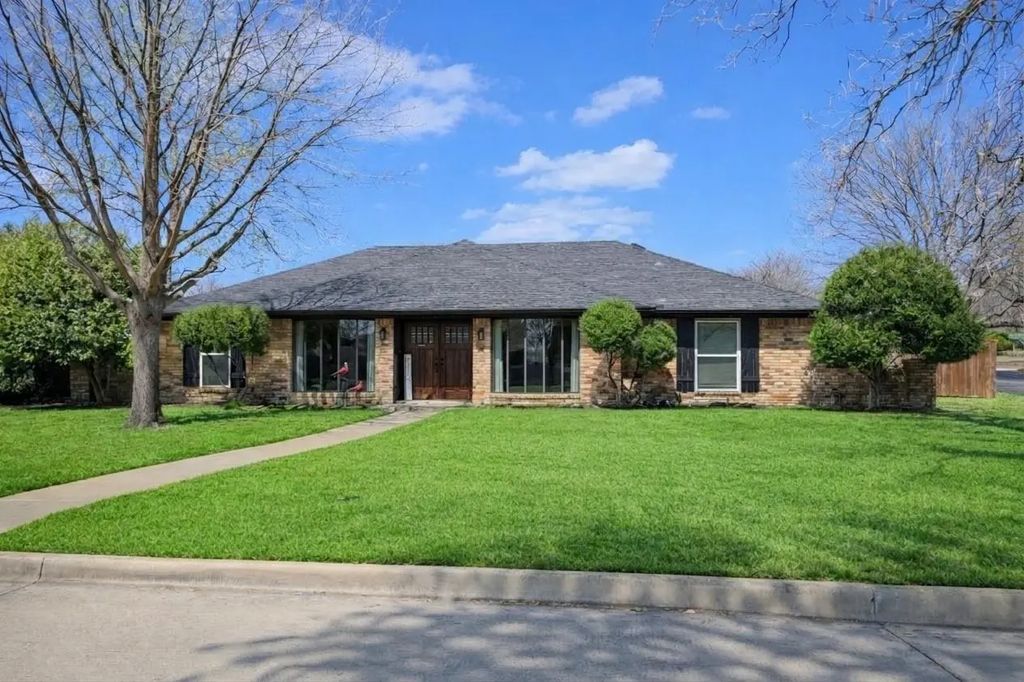 611 Thoreau Lane, Allen
