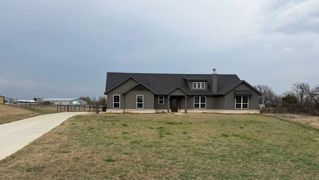 1035 Northern Oaks Court, Springtown