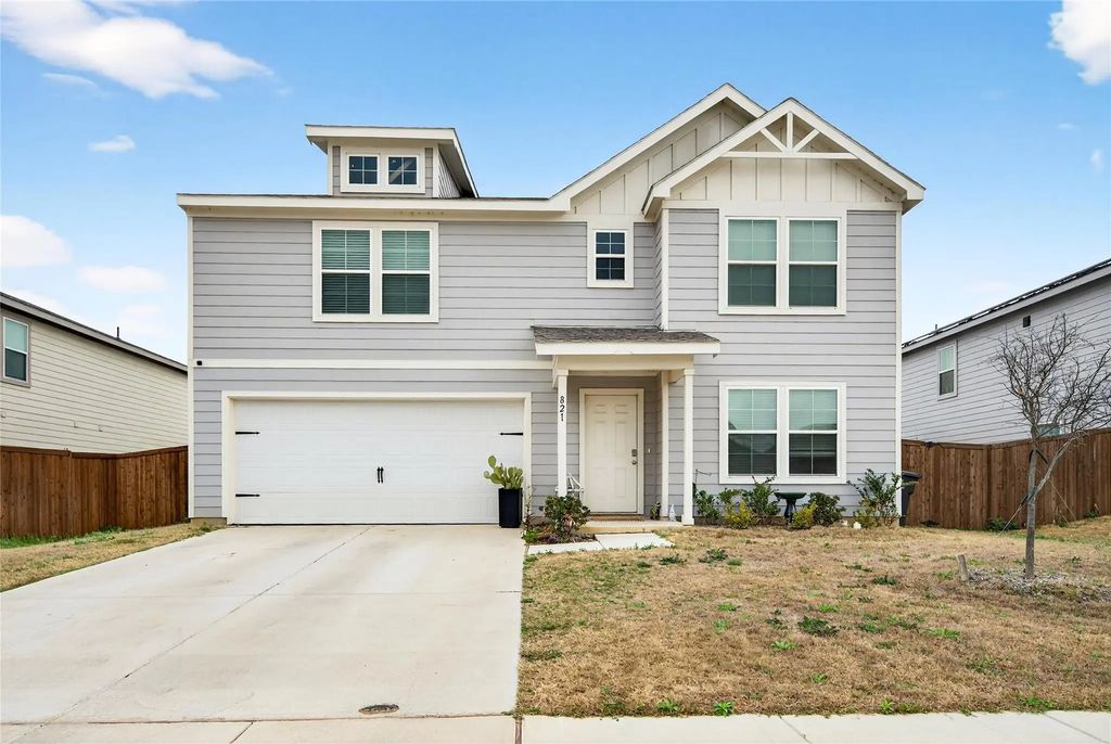 821 Sugartree Drive, Cleburne