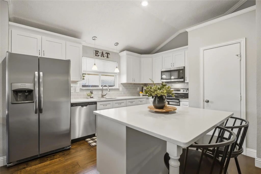 2017 Waterview Drive, Little Elm