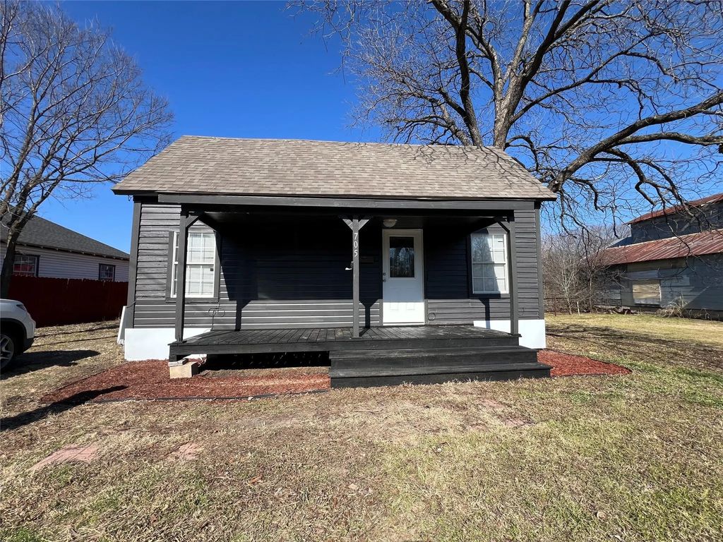 705 E 1st North Street, Kaufman