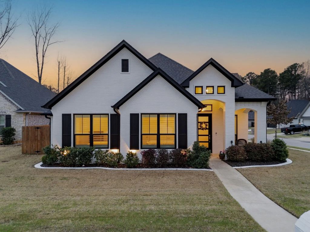 9035 Shallow Cove, Tyler