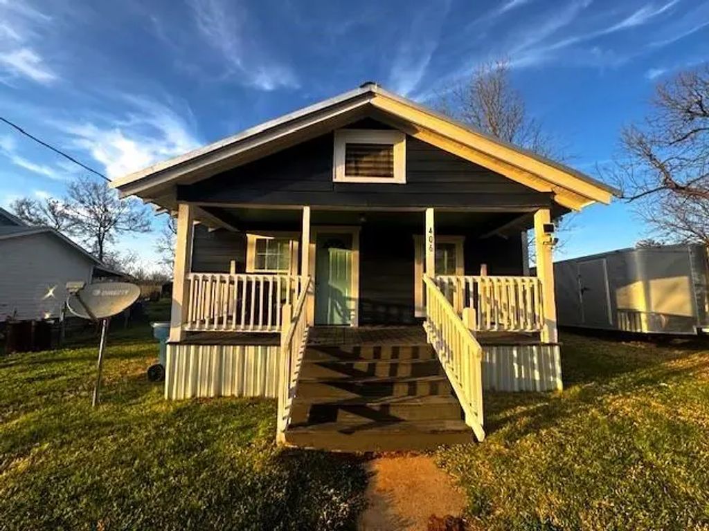 406 E Main Street, Wortham