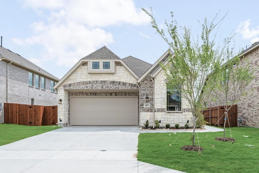 1017 River Oaks Drive, Godley