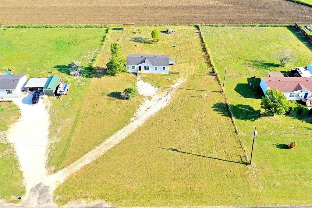 6133 Fm 2415, Alvarado