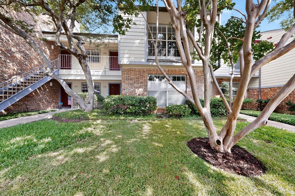 2535 Wedglea Drive 114, Dallas