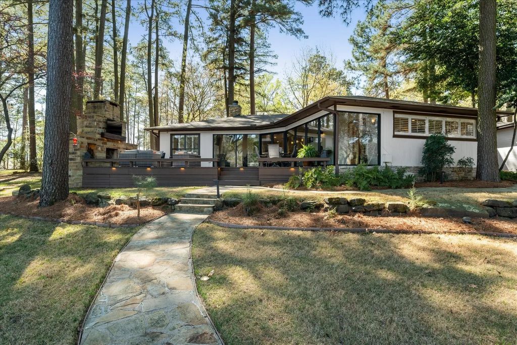 373 Trappers Trail, Mount Vernon