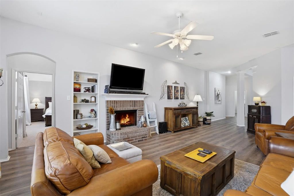 5909 Secco Court, Fort Worth