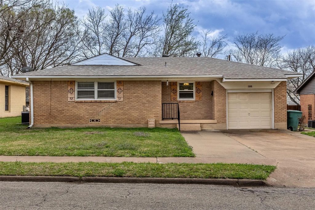 1808 W College Street, Sherman