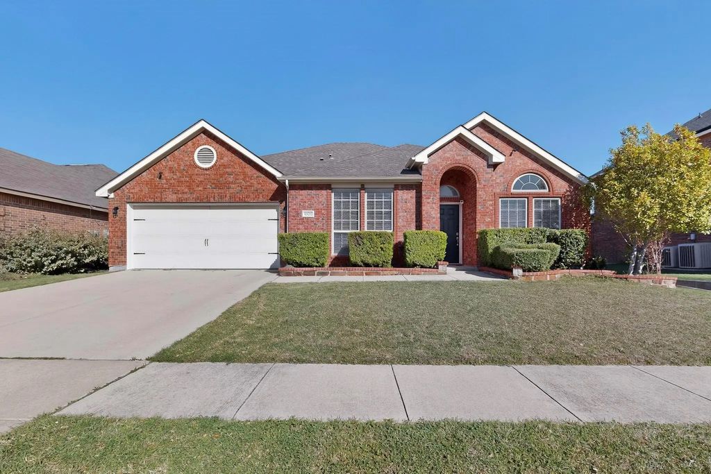 1605 Weeping Willow Lane, Arlington