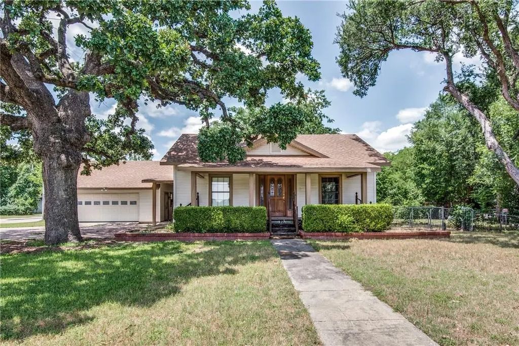 327 S Jefferson Street, Irving