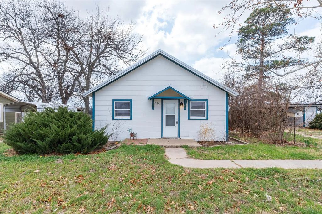 425 S 1st Street W, Clyde