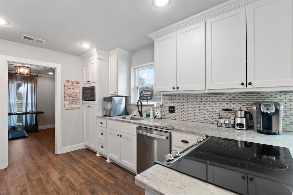 2201 Mountainview Drive, Hurst