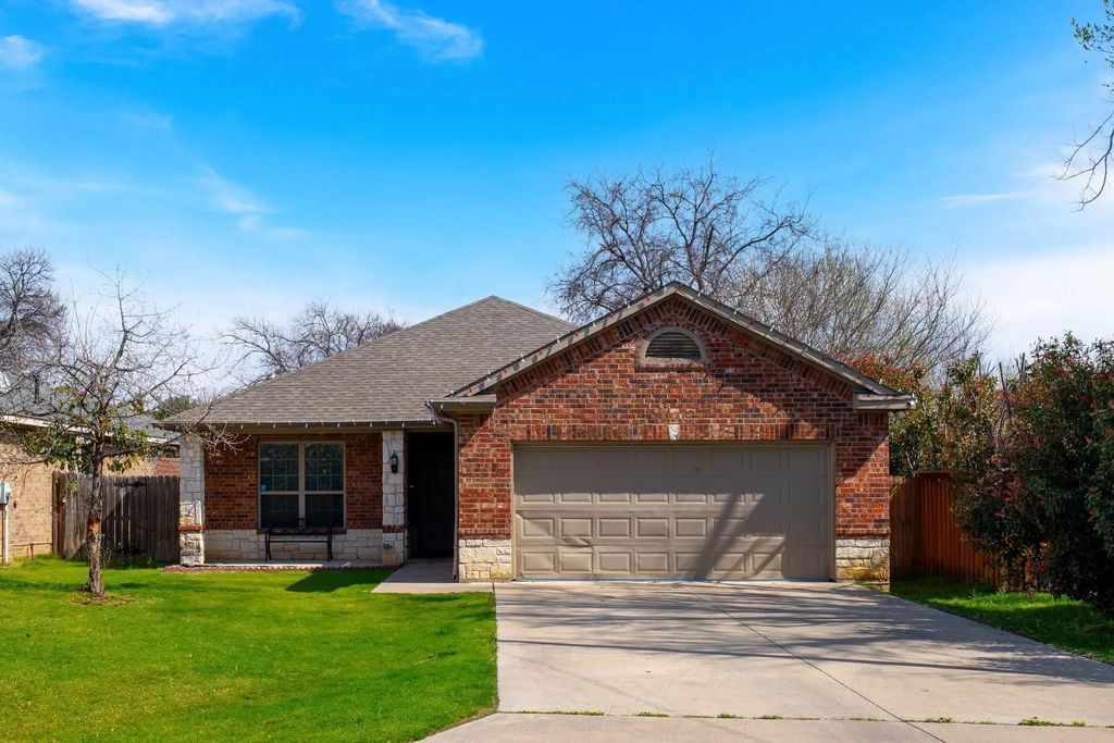 210 Maltby Road, Irving