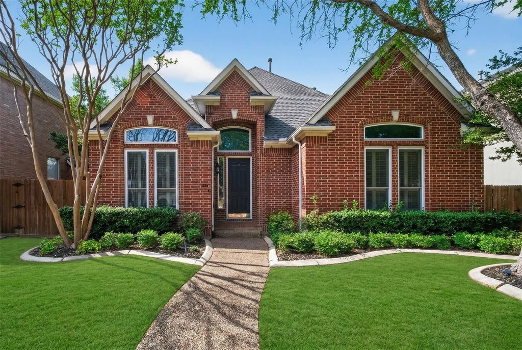 3215 Ricci Lane, Irving