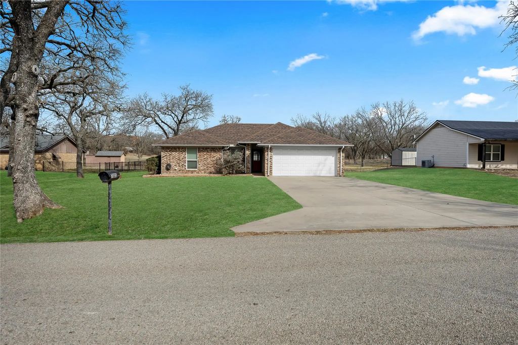 7005 County Road 527, Burleson