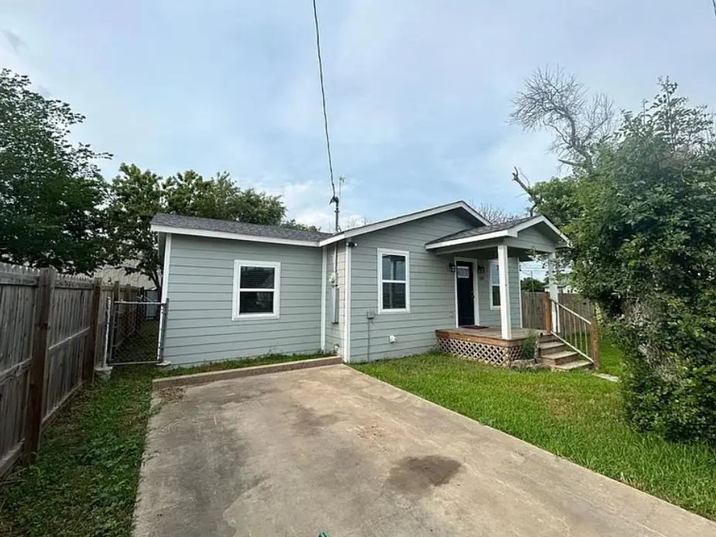 205 W 10th Street, Ferris