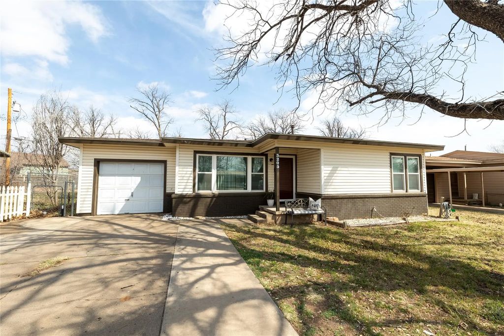 3205 42nd Street, Snyder