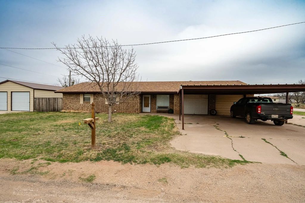 531 Avenue N N, Anson