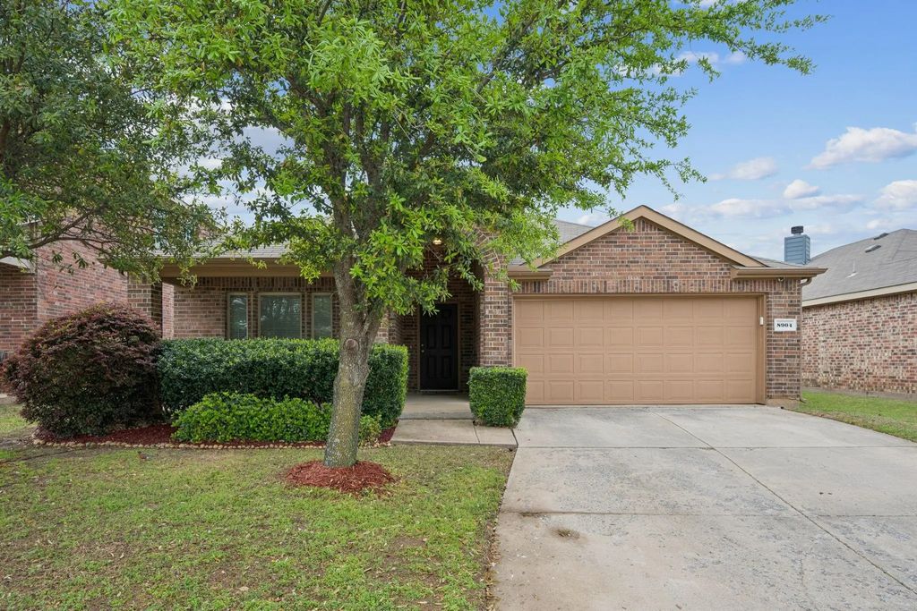 8904 Whirlwind Trail, Aubrey