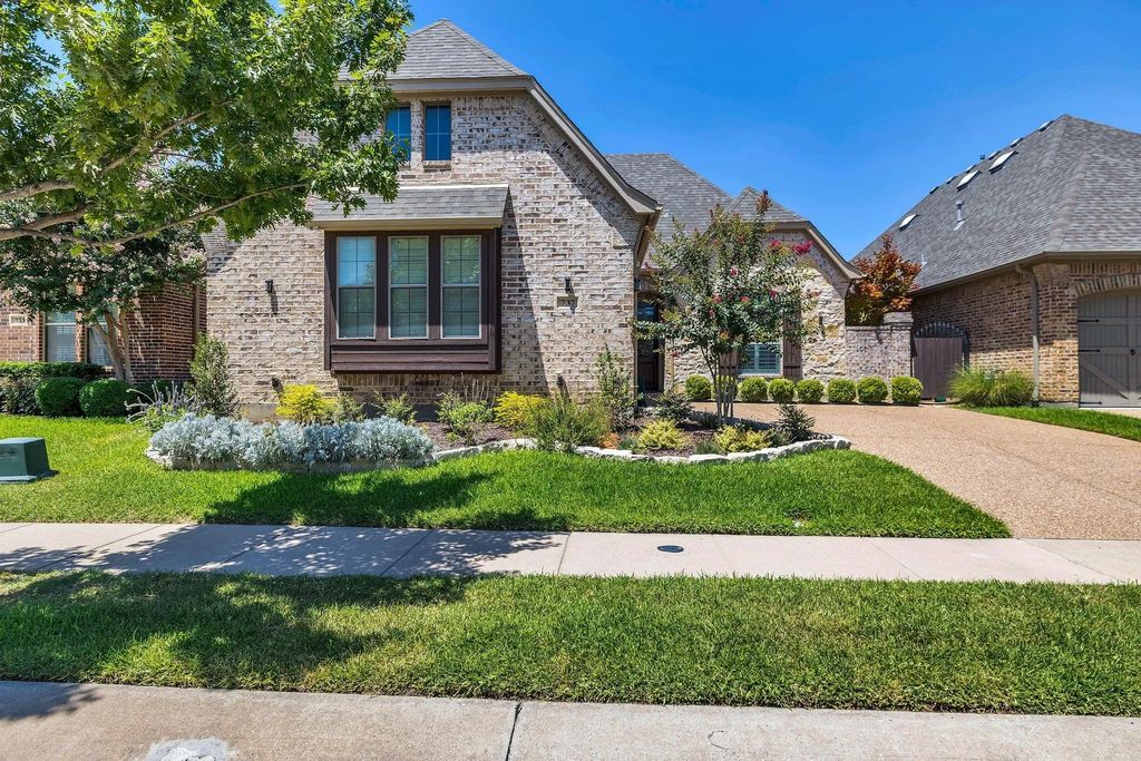 737 Silver Lake Drive, Keller