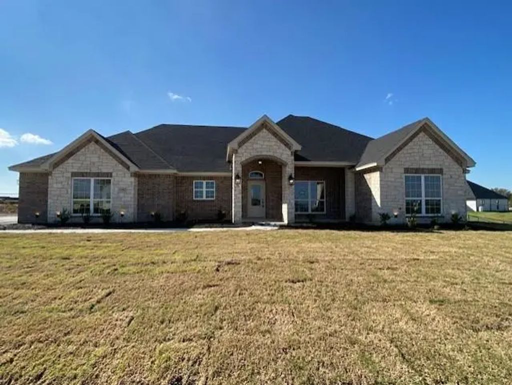 1042 Deer Island Court, Azle