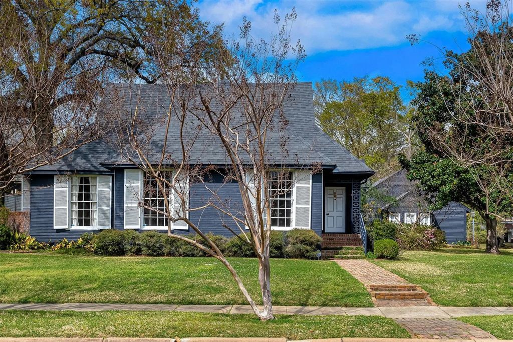 702 Elmwood Street, Shreveport