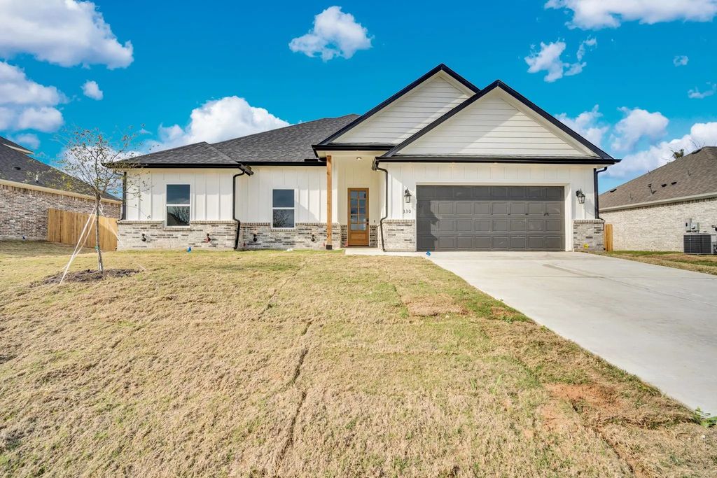 330 E Marshall Court, Palmer