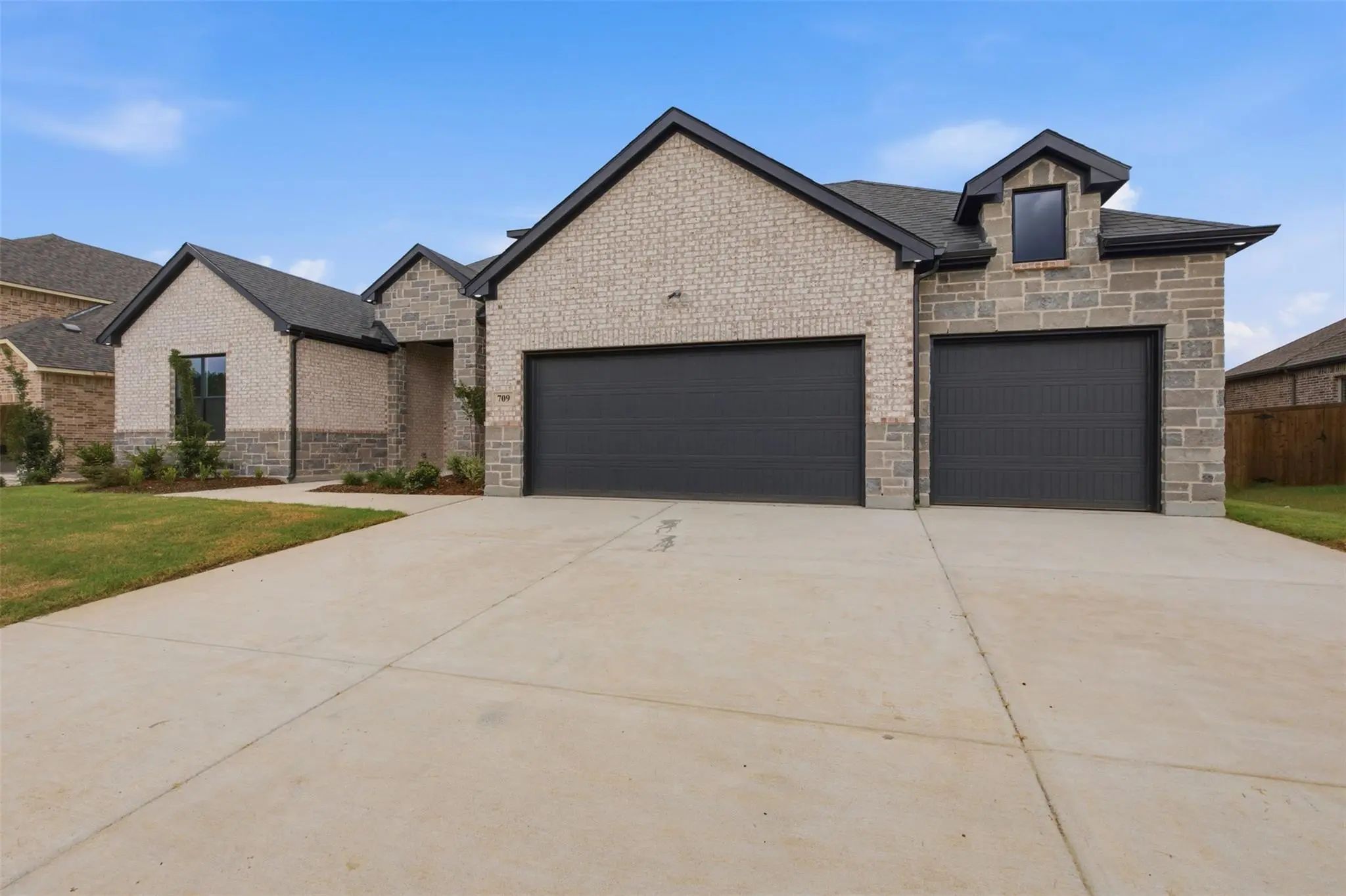Photo of Listing #21200536
