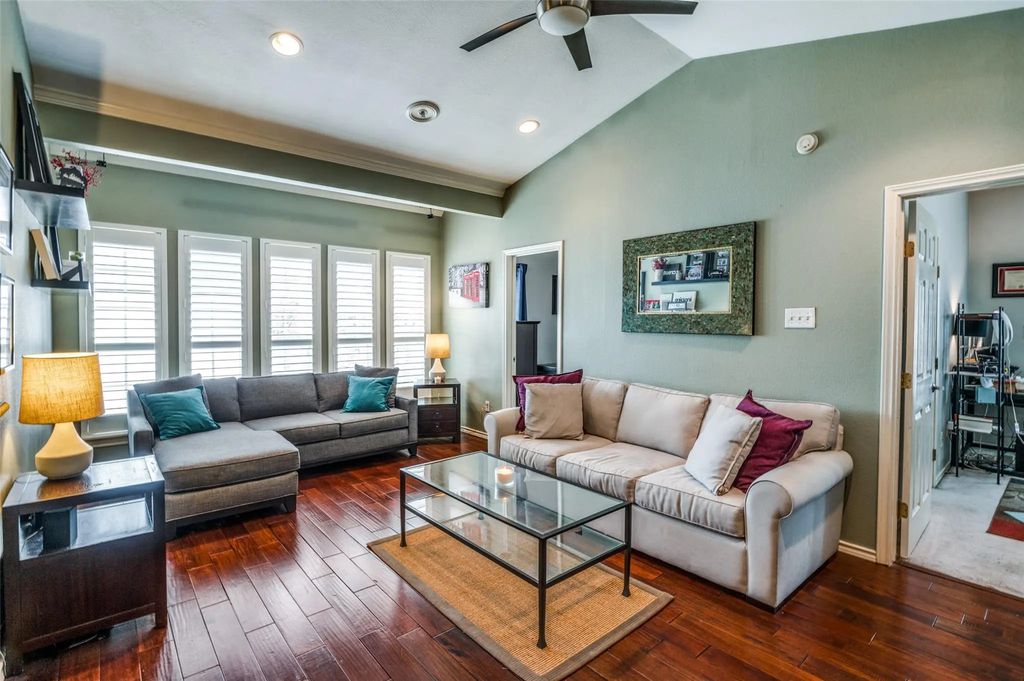4104 N Hall Street 330, Dallas