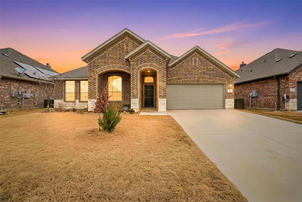 136 Colonial Drive, Joshua