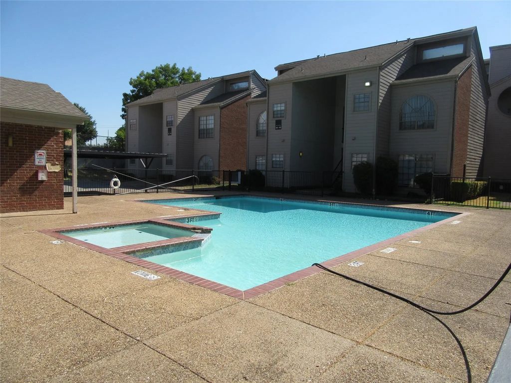 9747 Whitehurst Drive 68, Dallas
