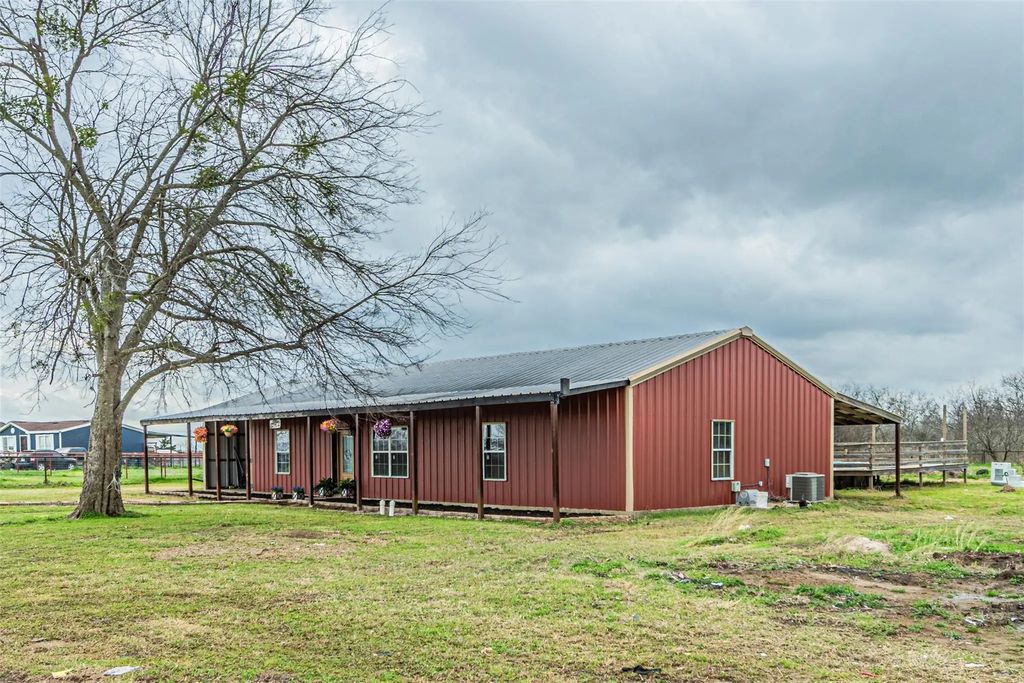 1398 Zagota Crossing Road, Terrell