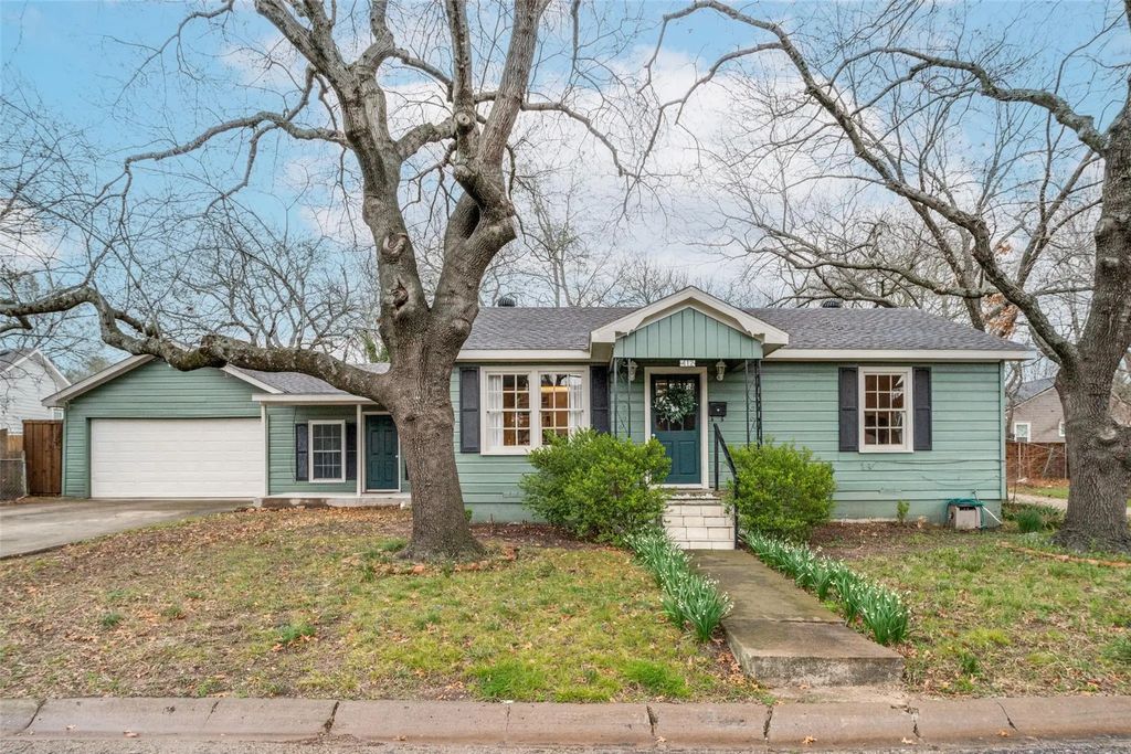 412 Oak Street, McKinney