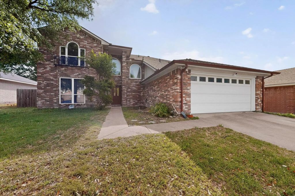 812 Windswept Drive, Cedar Hill