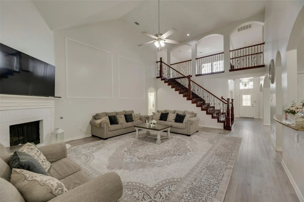202 Forestridge Drive, Mansfield