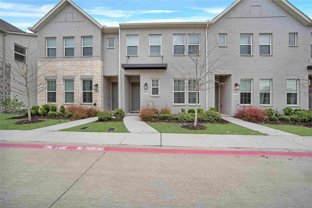 9916 Hennings Street, Irving