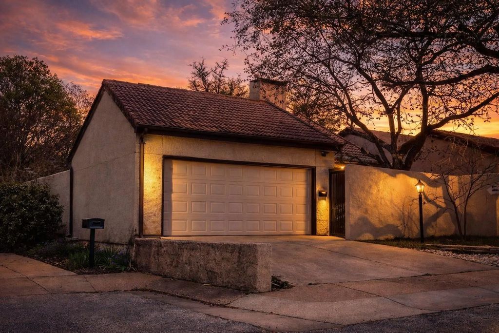 9609 Orchard Hill, Dallas