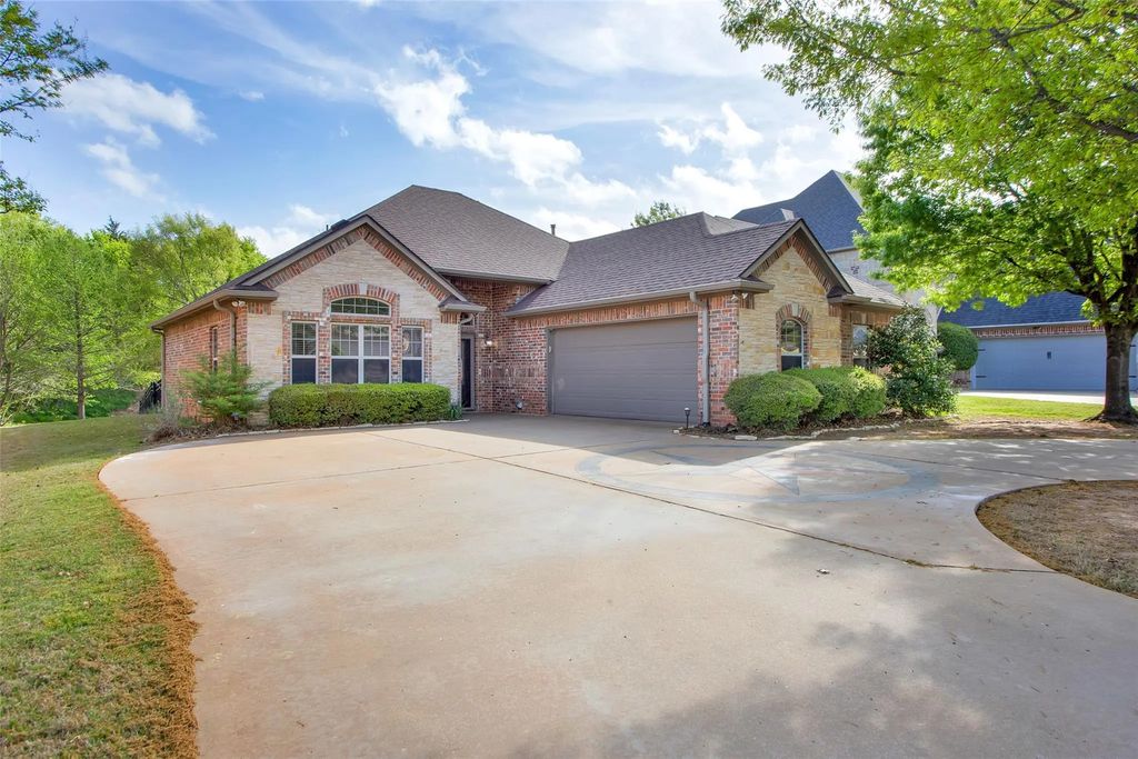 2111 Renaissance Drive, Denison