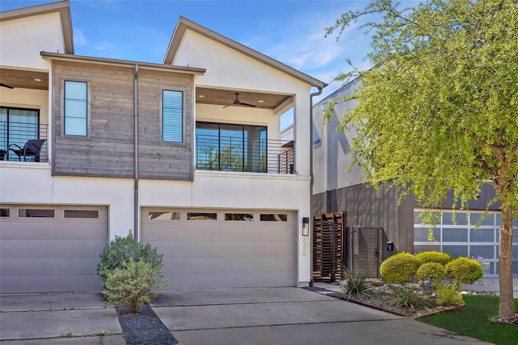 2319 N Prairie Avenue, Dallas