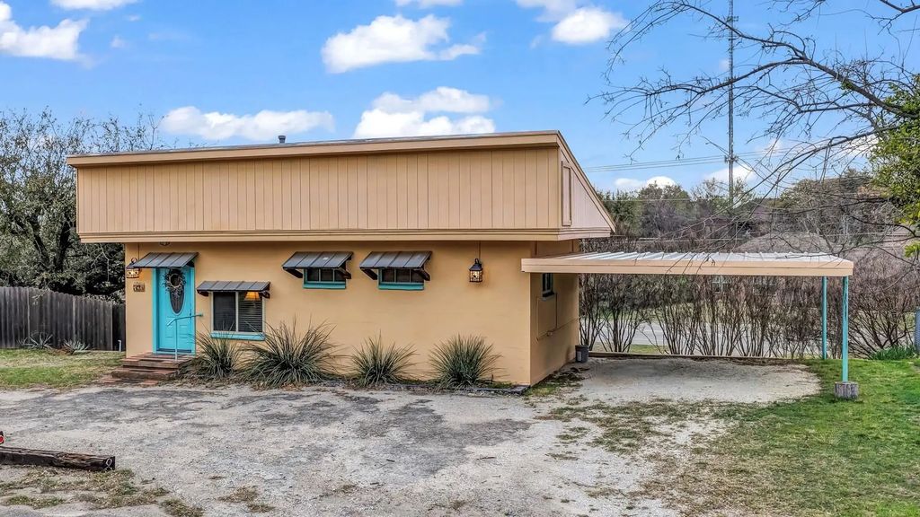 321 W Rentz Street, Weatherford