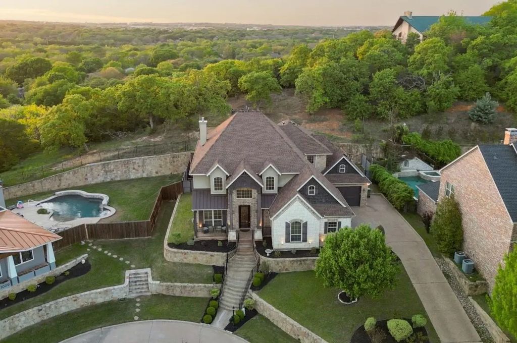 3007 Sunray Valley Court, Arlington