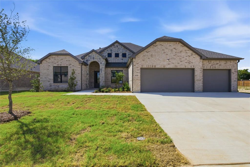 1329 Benjamin Trail, Van Alstyne