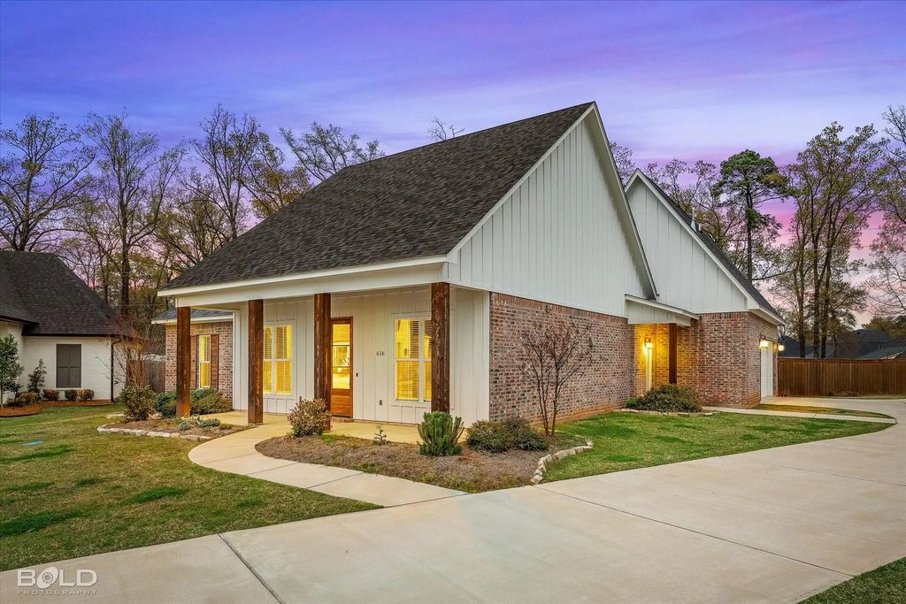 616 Meridian Way, Benton