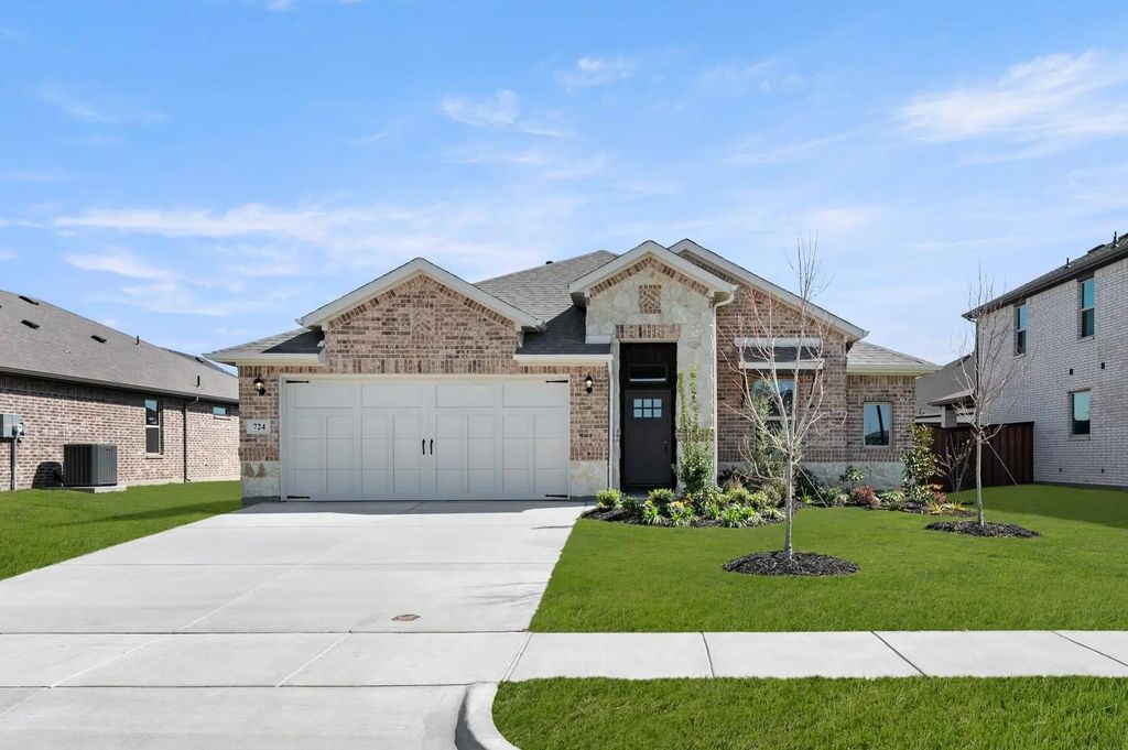 724 Scarlet Sage Drive, Waxahachie