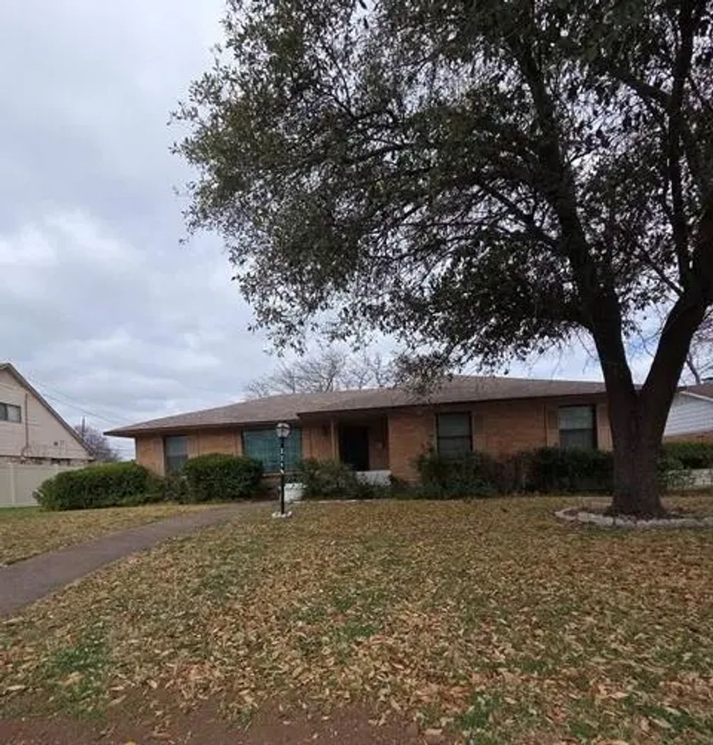 2214 Trinidad Drive, Dallas