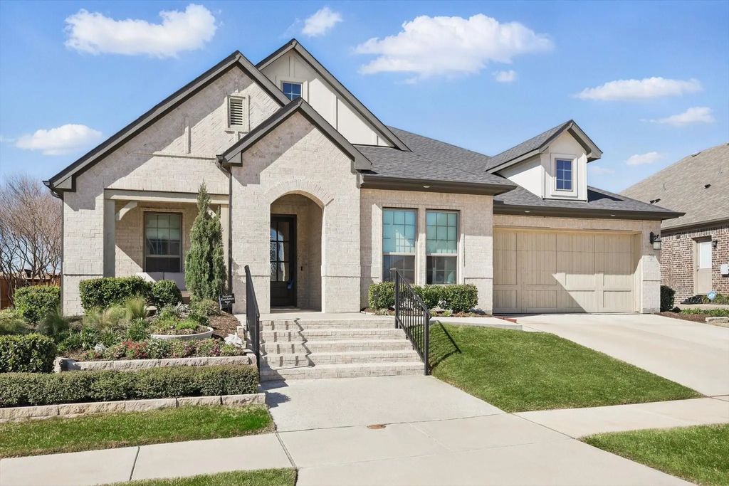 204 Big Sky Circle, Northlake