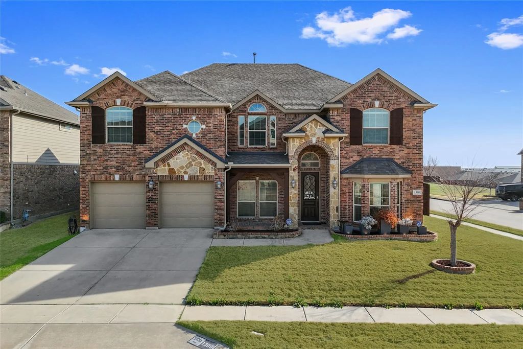 1300 Ghost Flower Drive, Fort Worth