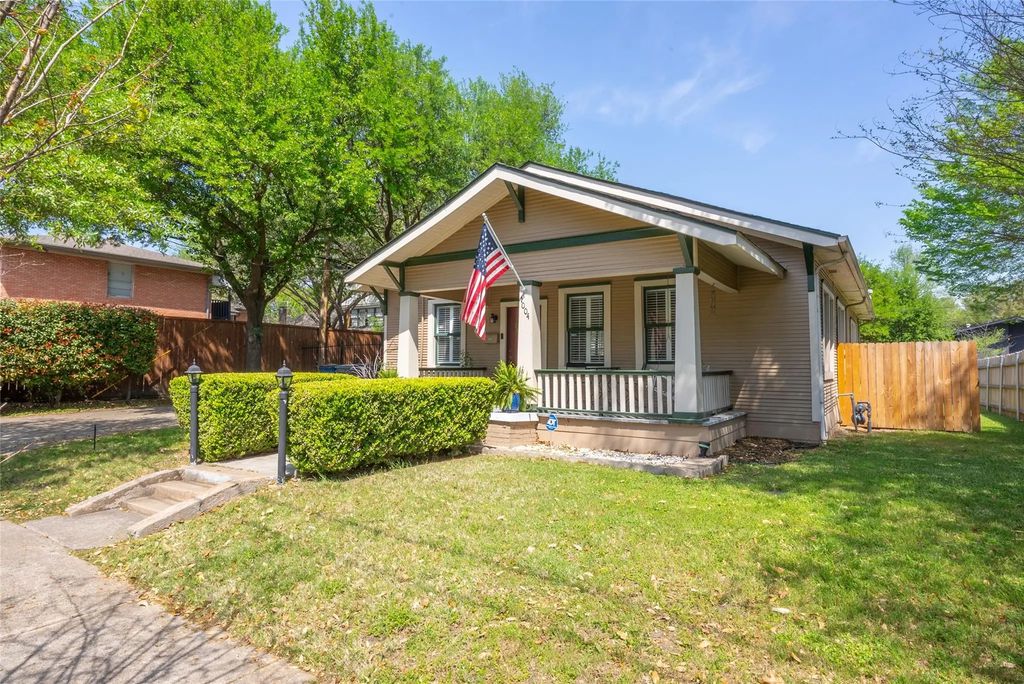 1004 Moreland Avenue, Dallas
