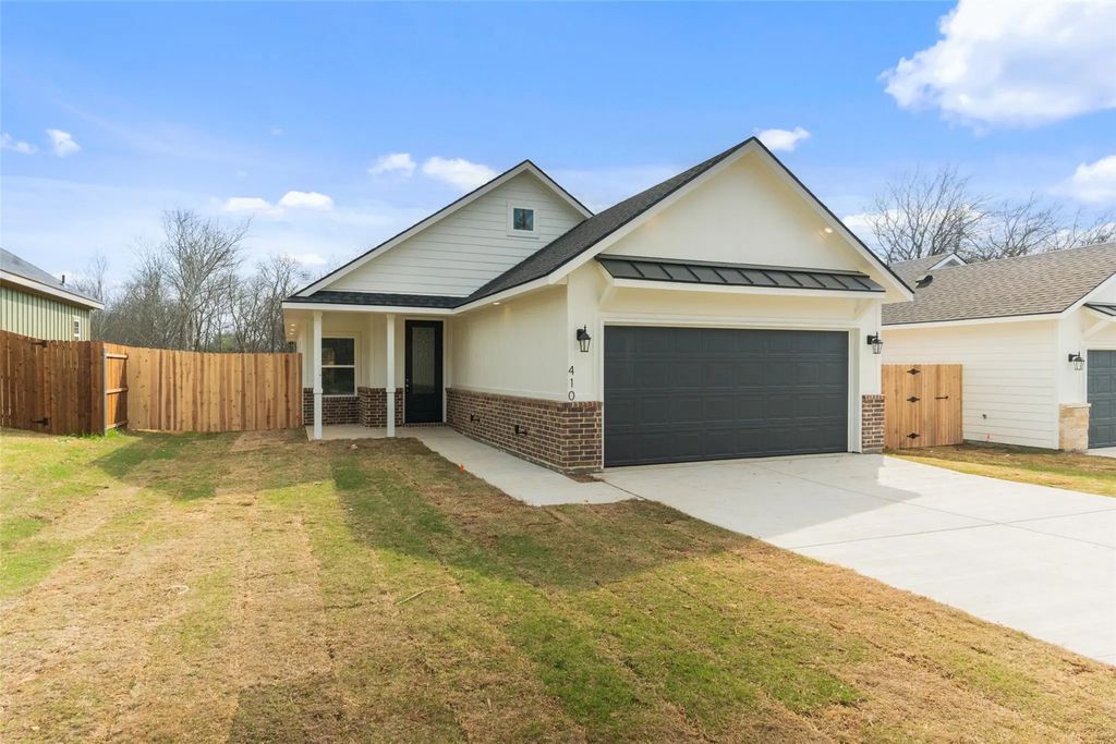 410 Matthew Street, Hillsboro